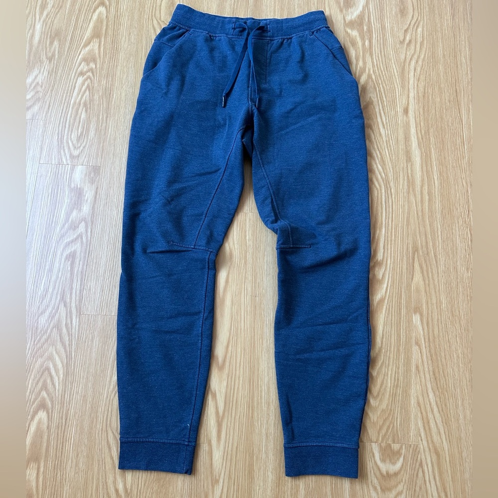 Lululemon Men’s Blue Sweatpants